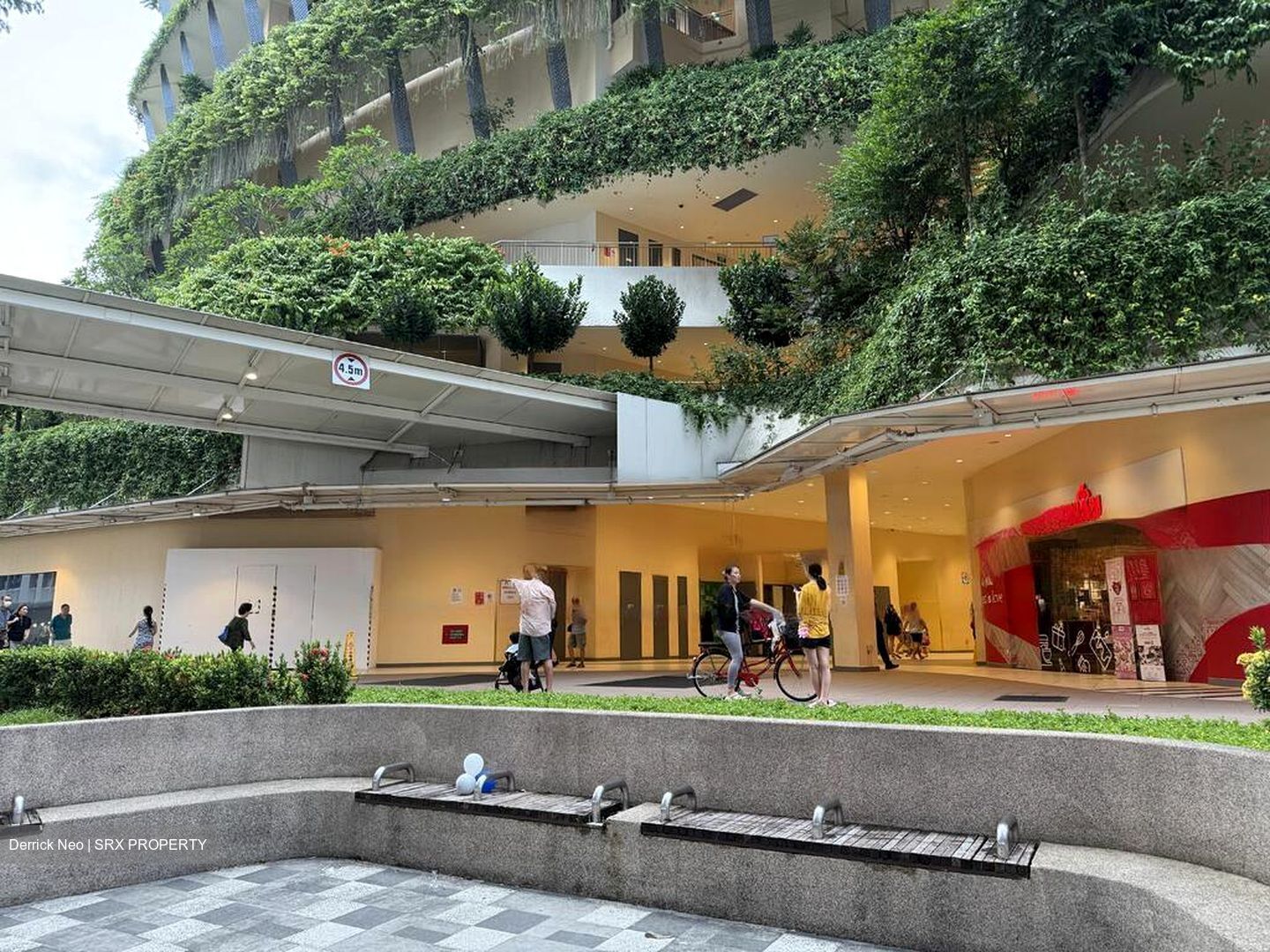 Bedok Town Centre (D16), Shop House #458128321